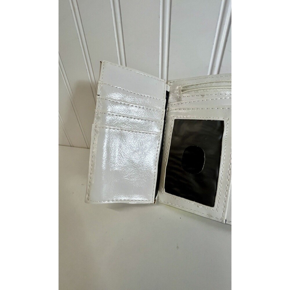 Funky Abstract Tri-Fold Wallet.‎ Fun Geometric Pattern - Picture 5 of 10